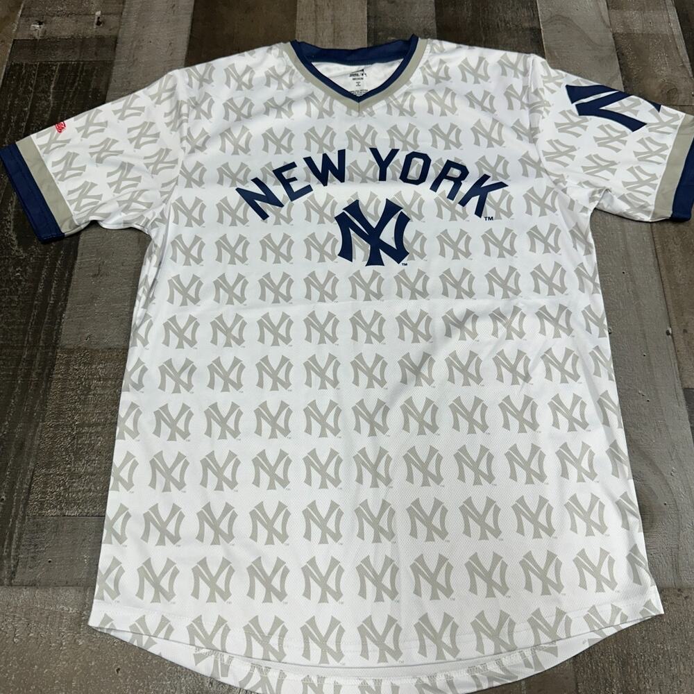 STITCHES MLB MENS NEW‎ YORK YANKEES COOPERSTOWN T SHIRT SIZE Medium